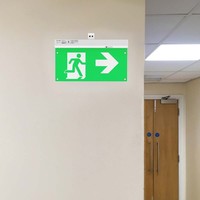 LED Noodverlichting met accu - 4 in 1 montagemogelijkheden - 6000K Lichtkleur - Incl. 4 pictogrammen met vluchtwegaanduiding - 30 meter zichtbaar