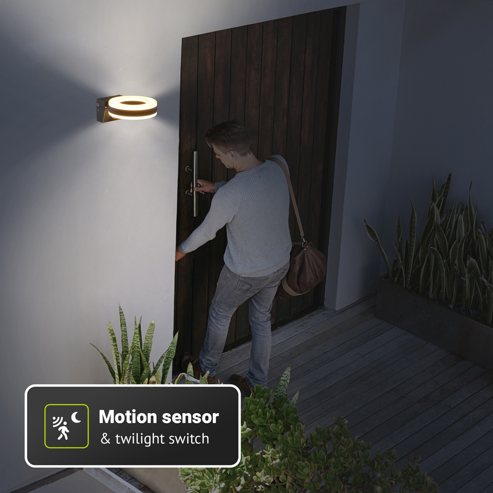 Corby - LED wandlamp met bewegingssensor - Incl. schemersensor - IP65 waterdicht - 1600 lumen - 3000K warm wit licht - 20 watt - Zwart - Buitenlamp -