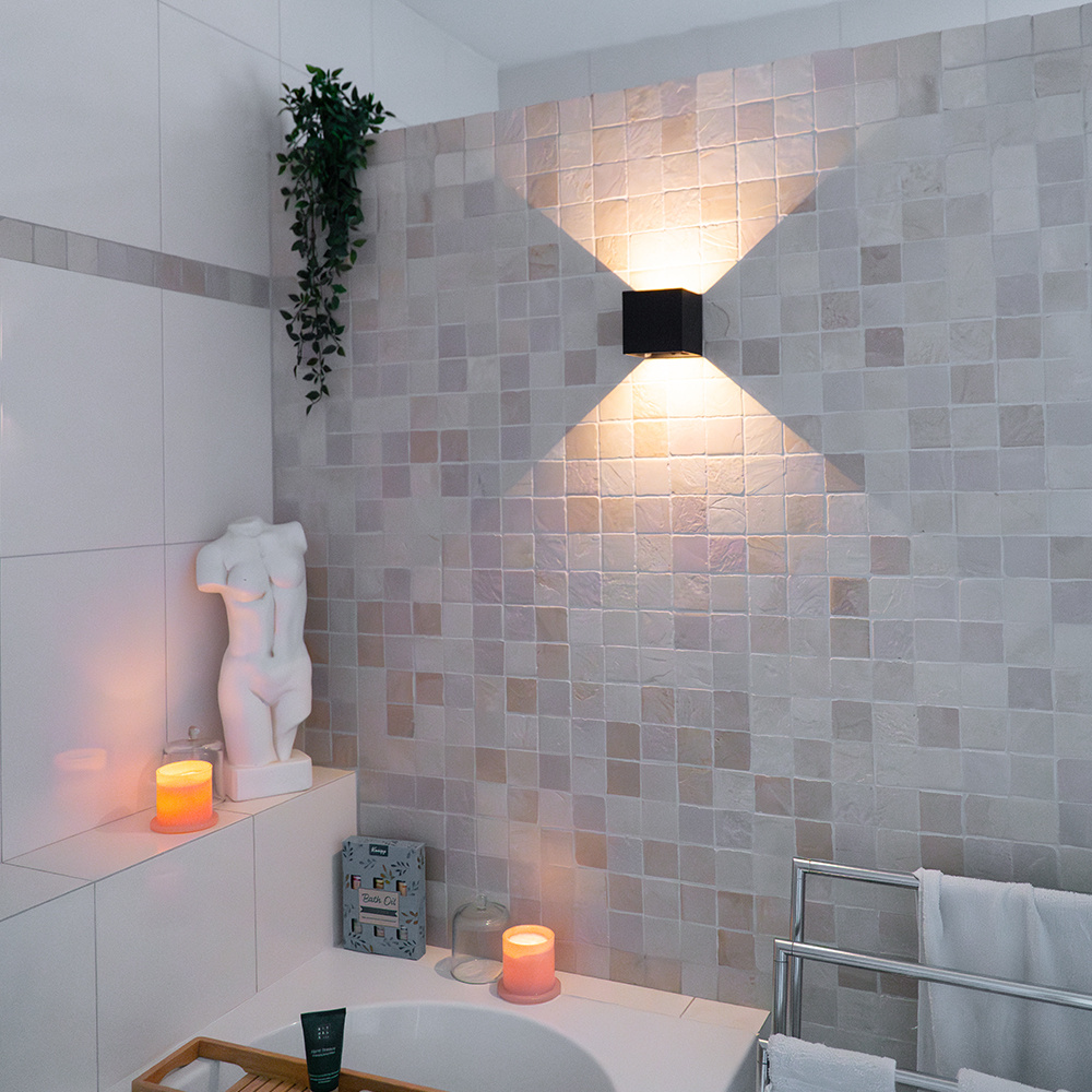 Kansas wandlamp op batterijen - Zwart - IP44 Binnen & buiten - 3000K warmwit licht - Up & Down - USB oplaadbare wandlamp - grote accu - Incl. Bewegin