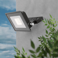 Stratos LED Fluter 10 Watt 735 Lumen IP65 6500K Schwarz 2 Jahre Garantie