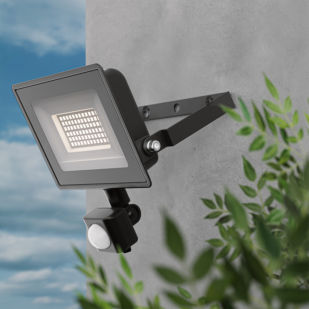 Stratos LED Breedstraler met PIR sensor 30 Watt 2505 lumen IP65 4000K Zwart 2 jaar garantie afbeelding