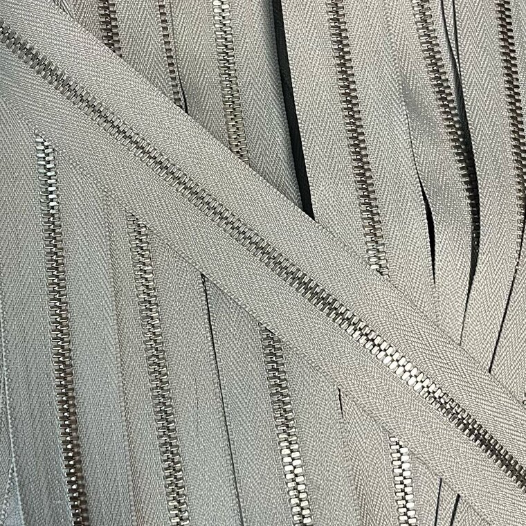 Metalen rits nikkel maat 3 lichtgrijs