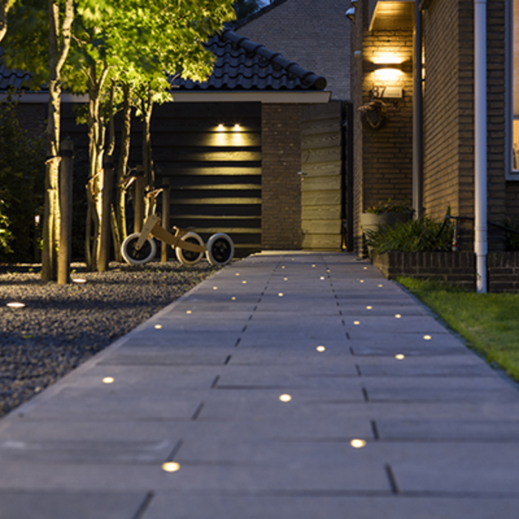 tempel draagbaar Vertrek In-Lite NERO zwarte led grondspot - Lucente.nl - Lucente