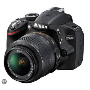 Nikon D3200 + 18-55mm VR