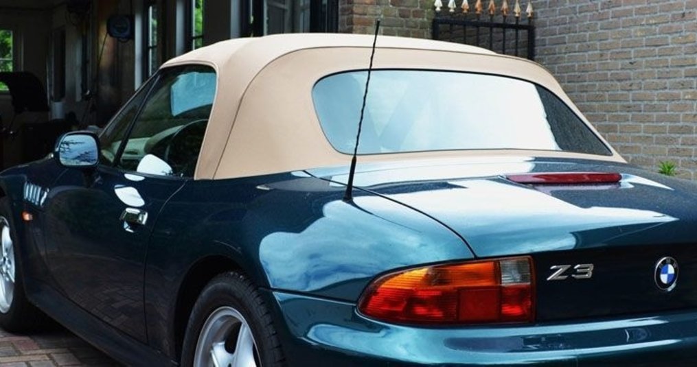 Cleaning the convertible top? That's how you do it!