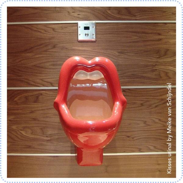 Bathroom Mania kisses urinal | back-inlet