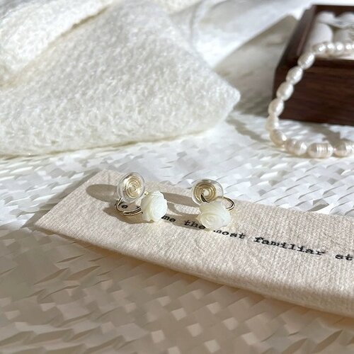 CiCi'De Jewelry Amsterdam Oorclip - Parelmoer Roos