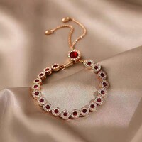 Roségouden Armband – Rode Kristal & Verstelbare Ketting