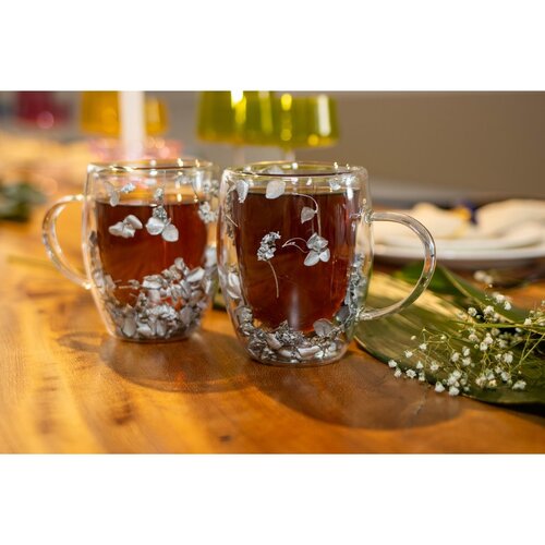 Aulica Dubbele Wand Theekopjes 350 ml – Zilveren Bloemen (Set van 2) Aulica Dubbele Wand Theekopjes 350 ml – Zilveren Bloemen (Set van 2)