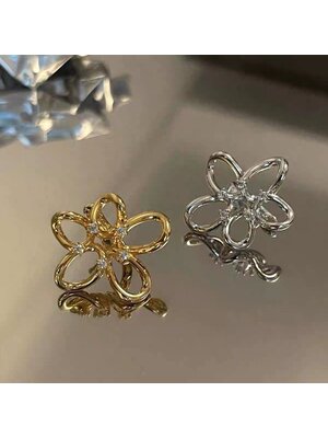 Sprankelende Bloem Oormanchet – Zirkonia