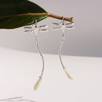 Zilveren Libel Oorbellen met Parelmoer