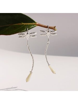 Zilveren Libel Oorbellen met Parelmoer