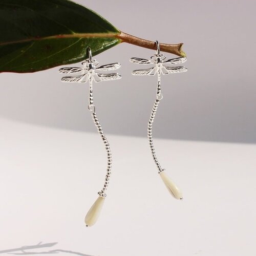 Zilveren Libel Oorbellen met Parelmoer