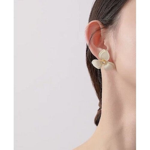 Gardenia Oorstekers – Vintage Witte Bloem