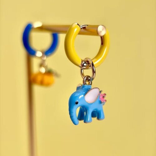 Betoverde olifant & pompoen emaille hoepel oorbellen Betoverde olifant & pompoen emaille hoepel oorbellen