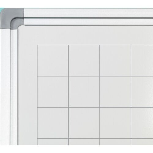 Whiteboard met ruitjes van 5 x 5 cm. 