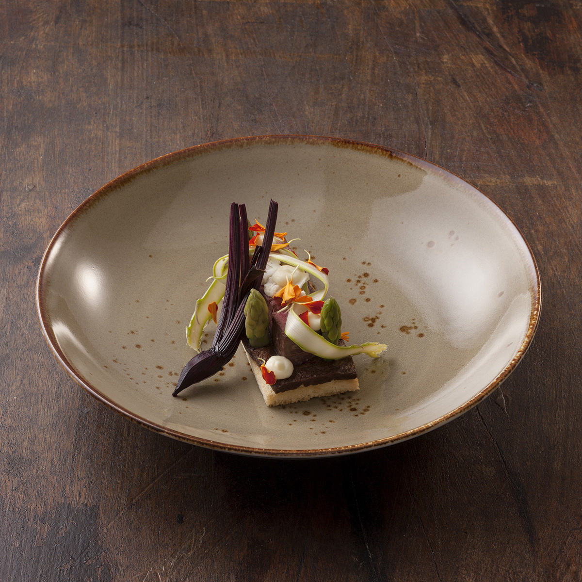 Q Authentic Sand horeca borden