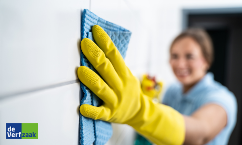 Muur schoonmaken voor vliesbehang aanbrengen