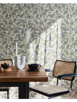 Dutch Wallcoverings Klara & Tove - Blåbär Big Blue White - Wit/Groen/Paars Dutch Wallcoverings Klara & Tove - Blåbär Big Blue White - Wit/Groen/Paars