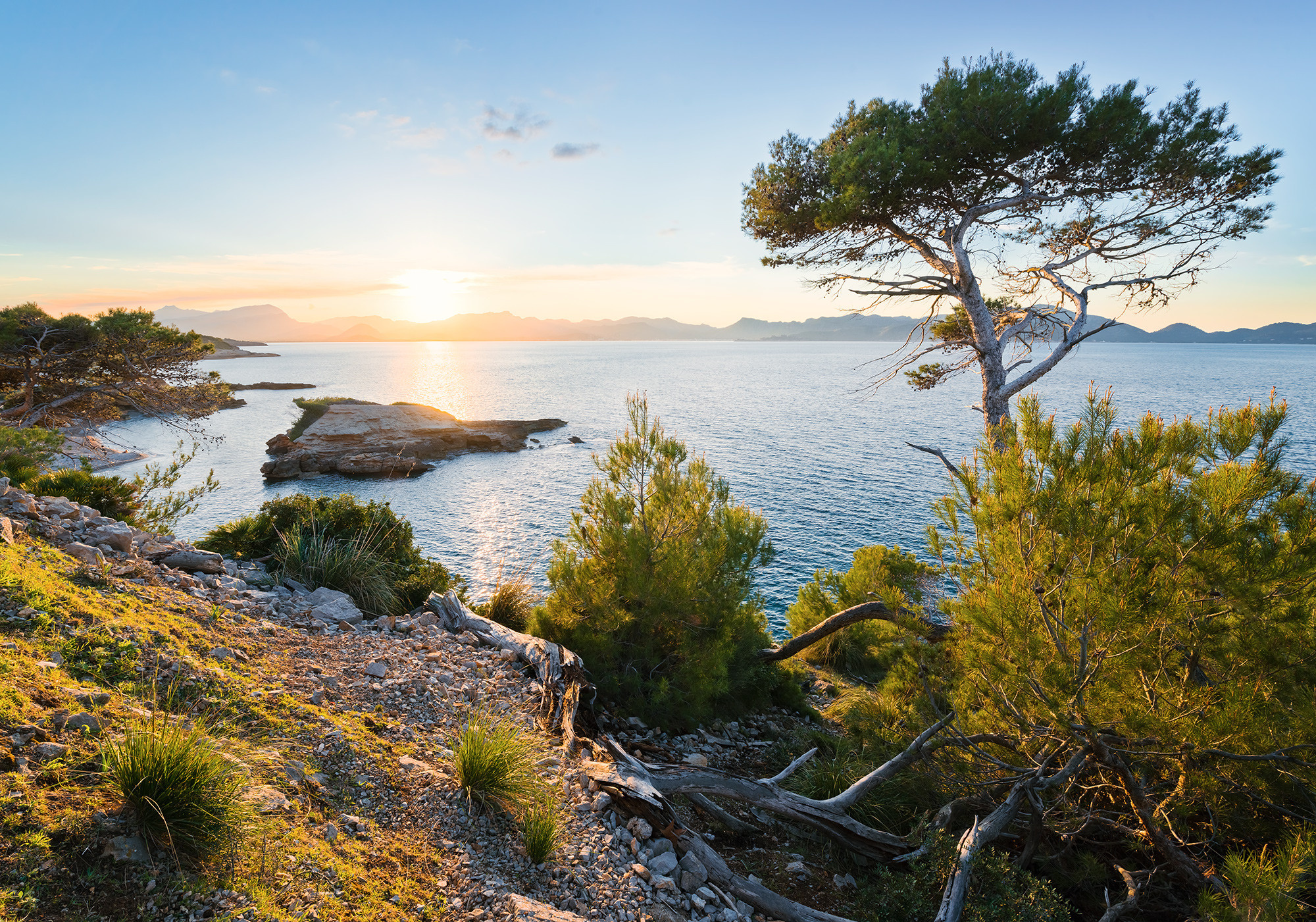Komar Stefan Hefele; Komar Wanderlust Fotobehang Licht des SÃ¼dens - SHX8-013