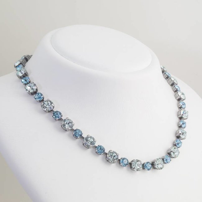 Licht blauw collier met Swarovski kristallen