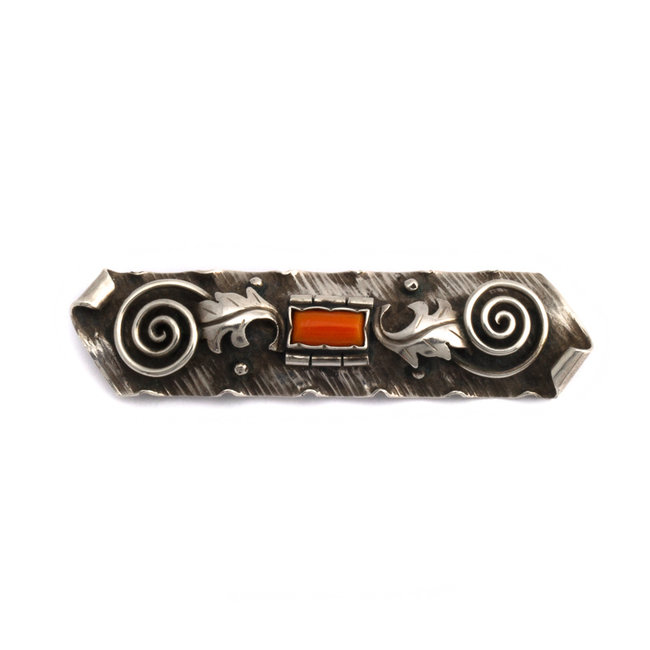 Zilveren art deco broche met koraal