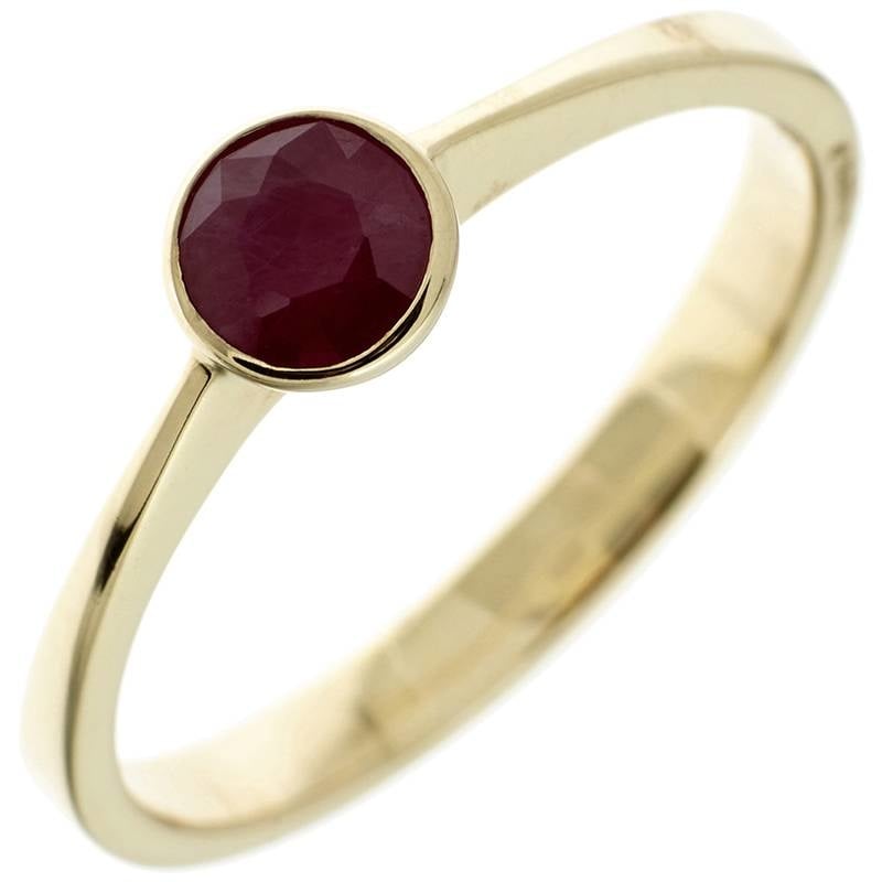 rekenkundig Gewoon Conserveermiddel Gouden ring (333) met donker rode robijn - Aurora Patina