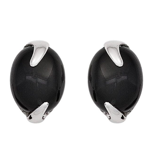 Ovale zilveren oorstekers met een zwarte onyx edelstenen