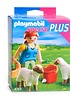 4765 Boerin met Schaapjes