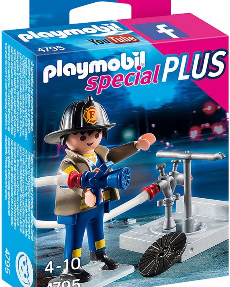 4795 Brandweerman met Brandkraan