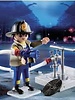 4795 Brandweerman met Brandkraan