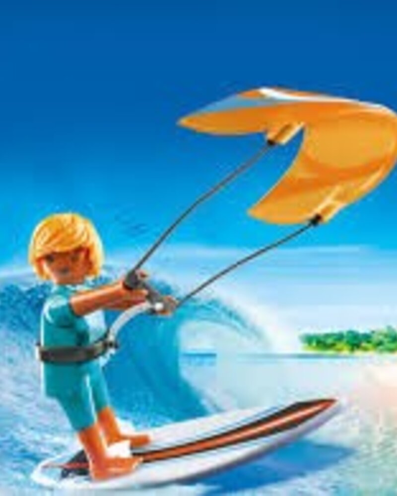 6838 Kitesurfer