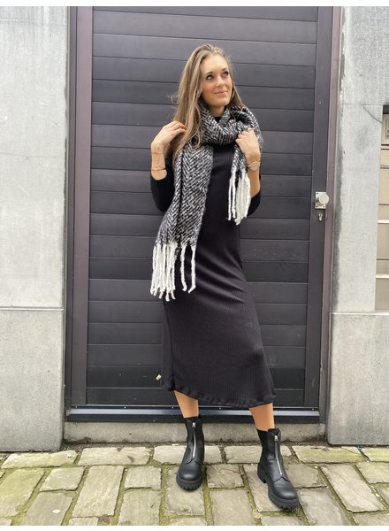 AT Chiara Scarf Black & White