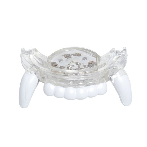 hoektand vampier met licht