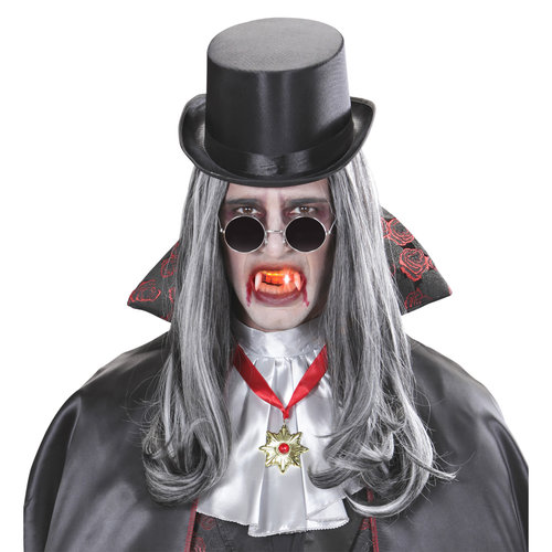 hoektand vampier met licht