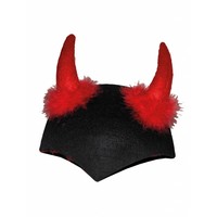 Mooie hoed met zwart rode duivelshorens