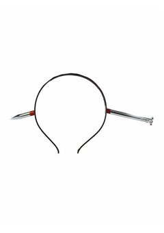 Tiara nagel door hoofd Halloween