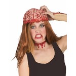 Griezelig pruik met nep hersenen