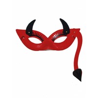 Eng oogmasker duivelin in rood