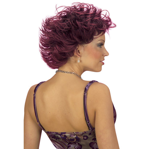 Mooie korte pruik Yvet bordeaux rood