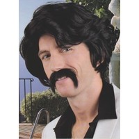 Mooie pruik popster Finn in zwart met snor