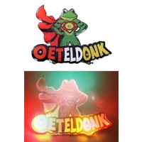 Mooie broche lightpin super kikker oeteldonk 65x51 mm