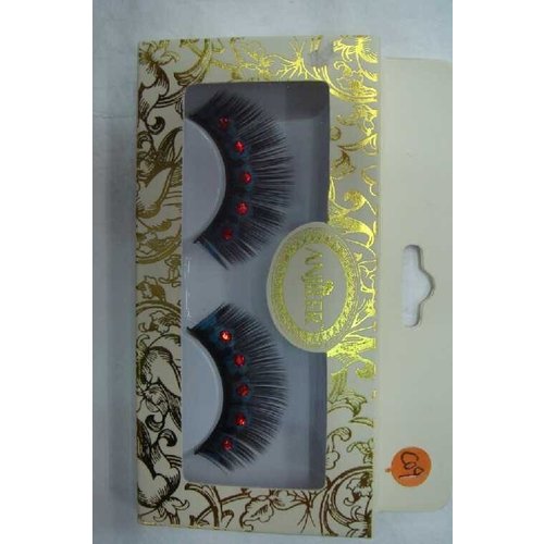 Mooie Wimpers  met rode glitter steentjes