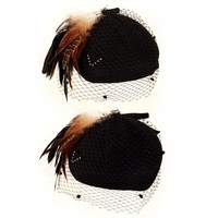 Mooi wolvilt dameshoed met bolletjes gaas, bruin/zwarte veren en strik