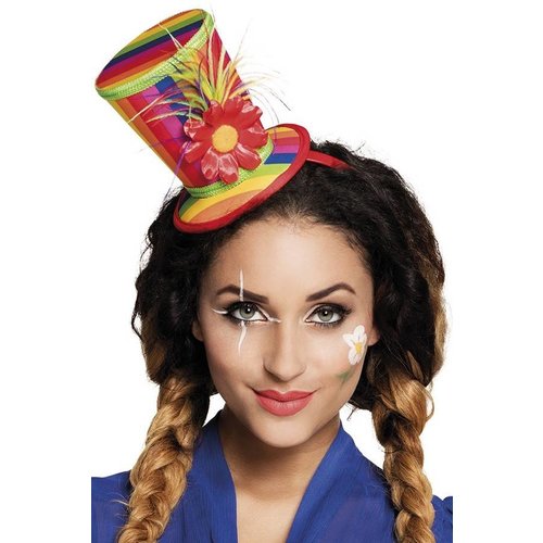 Leuke tiara met mini regenbooghoedje