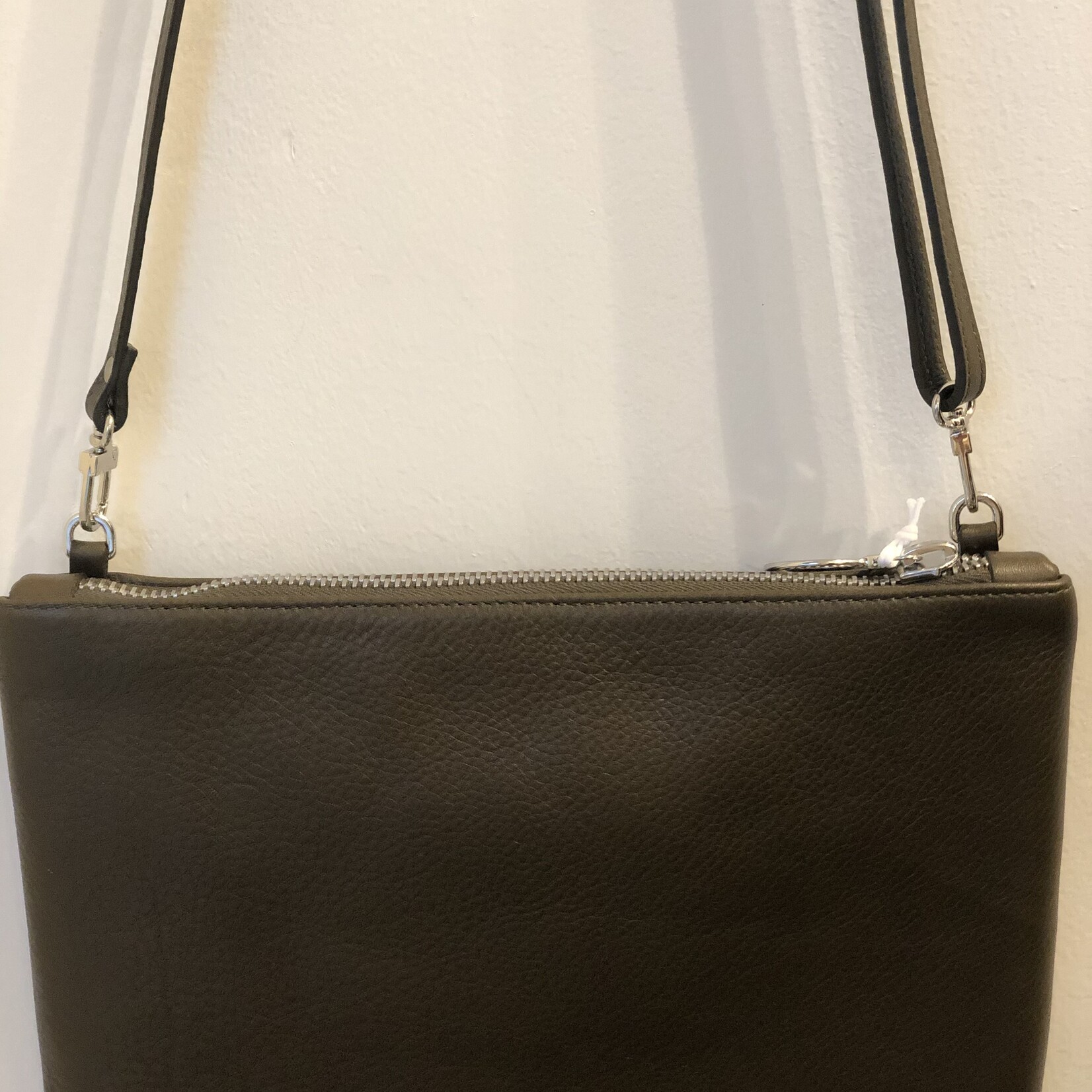 NO/AN pocket bag olive