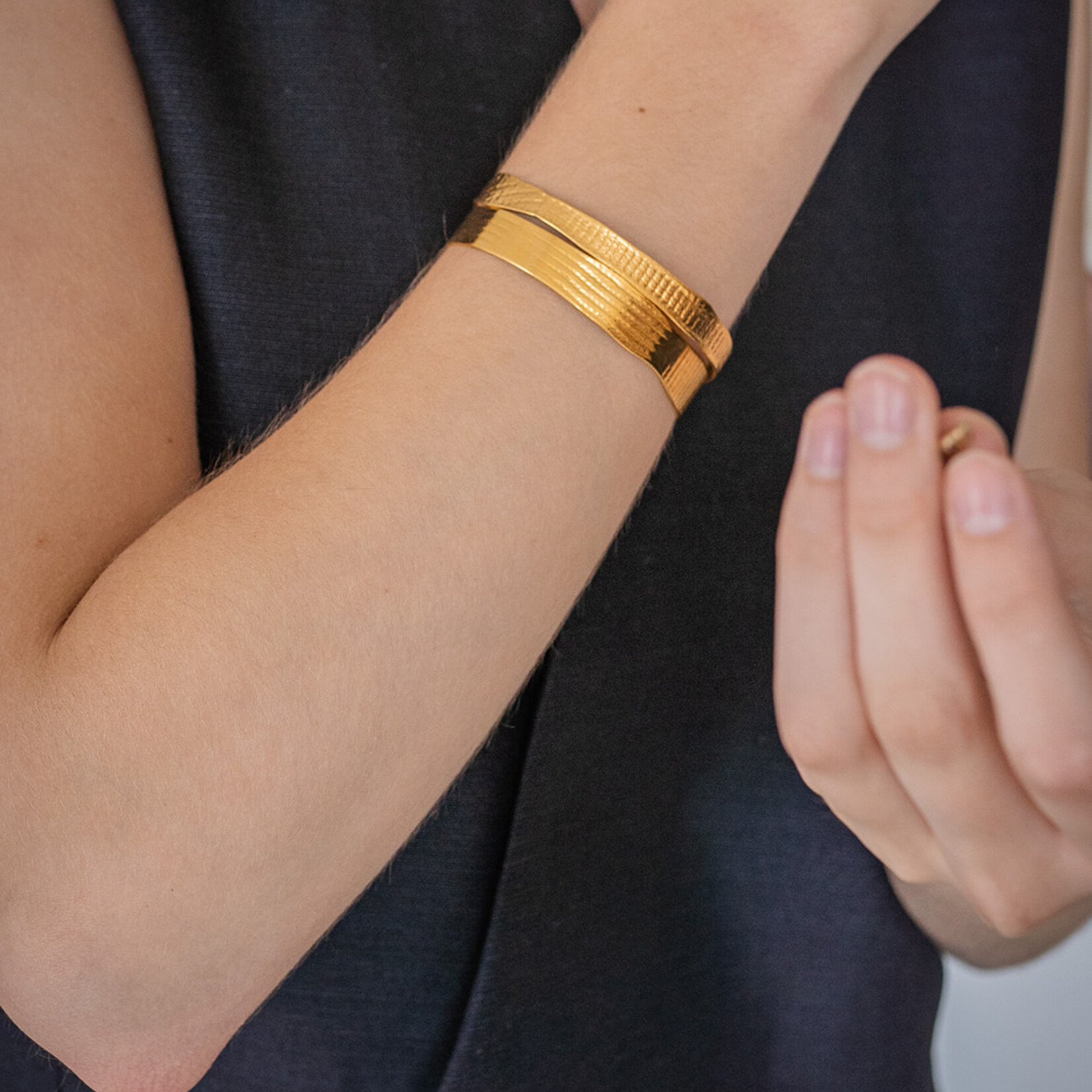 Tweek-eek Olong large  bracelet gold