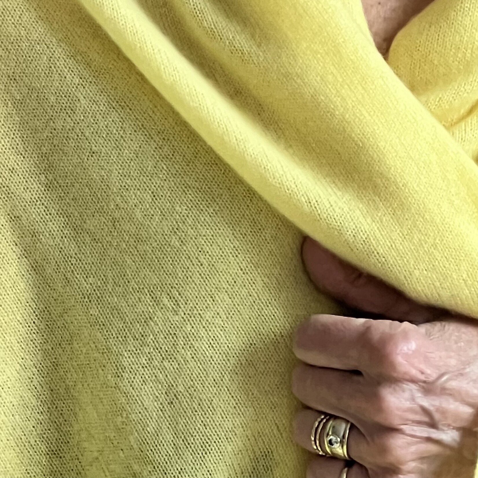 White + Warren Cashmere Travel Wrap soft daffodil