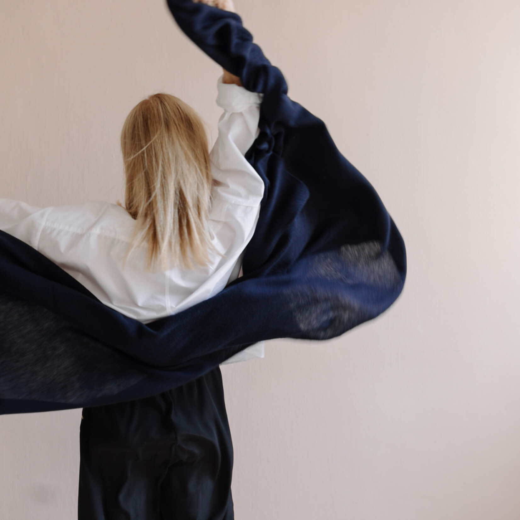White + Warren Cashmere Travel Wrap deep blue