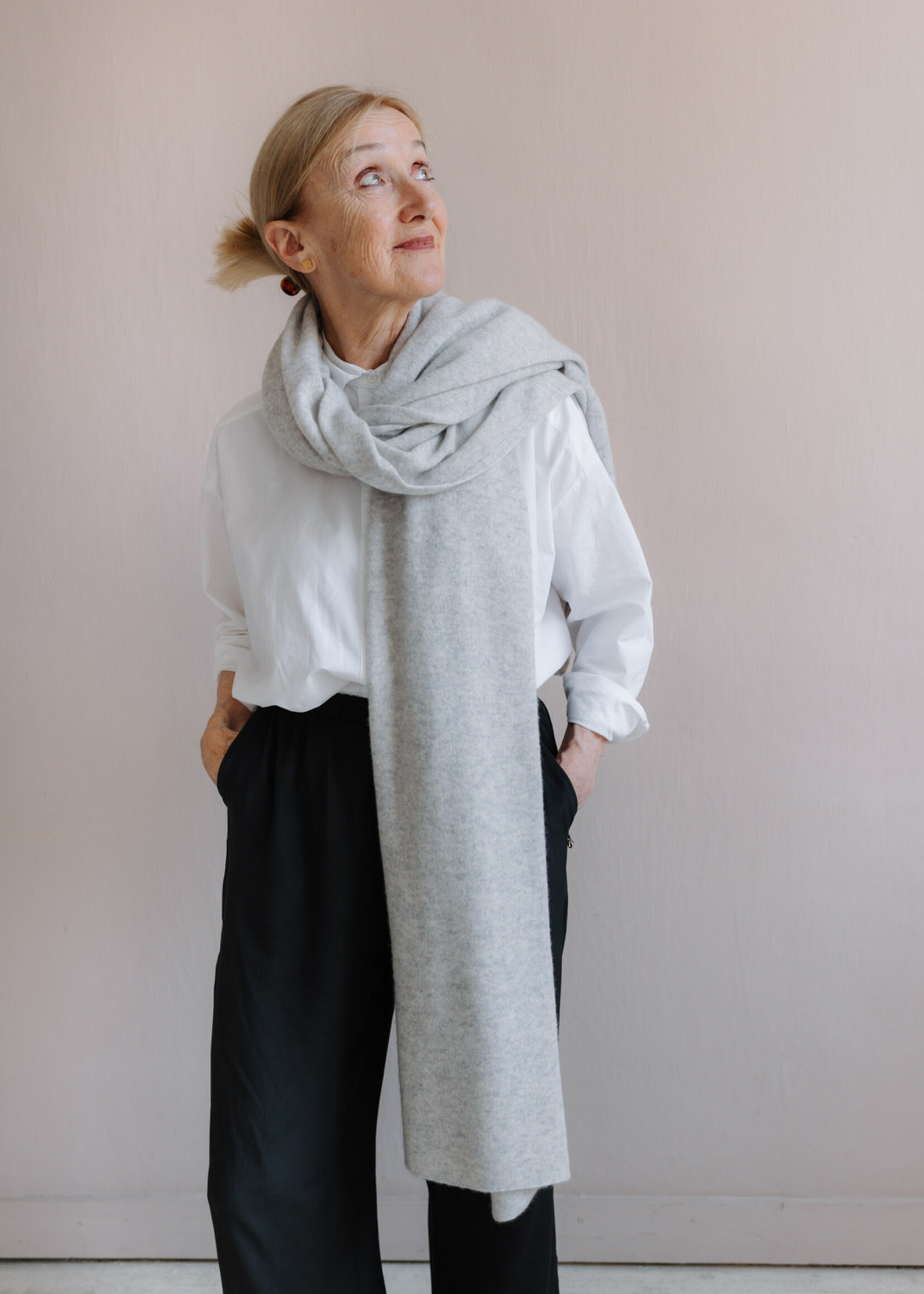 White + Warren Cashmere Travel Wrap grey silver